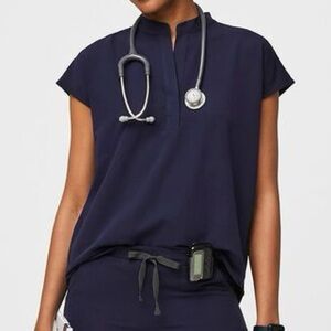 TWO Figs Rafaela Oversized Scrub Top - Size Large